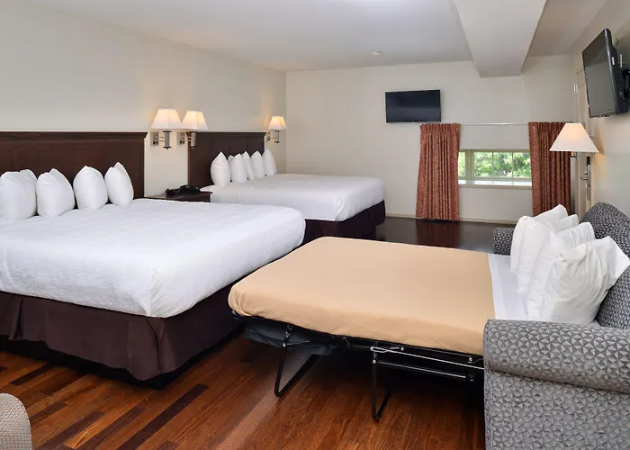 Grand Eastonian Hotel & Suites